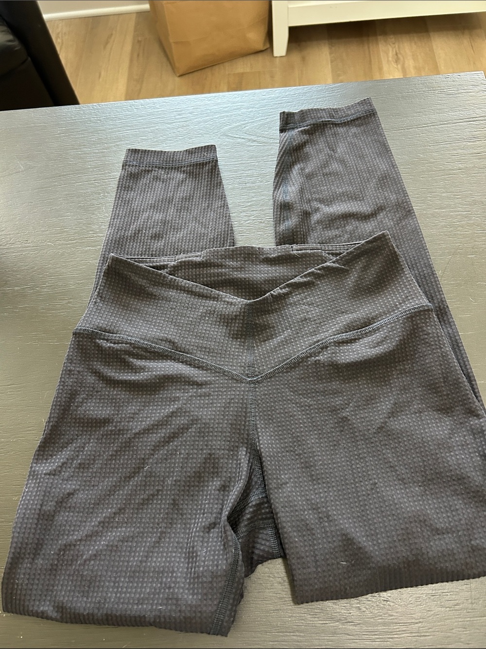 Lululemon Textured crop length V waist Leggings - black